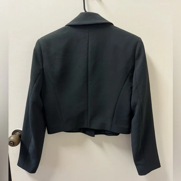 ABERCROMBIE AND FITCH BLACK CROPPED JACKET - Picture 2 of 2